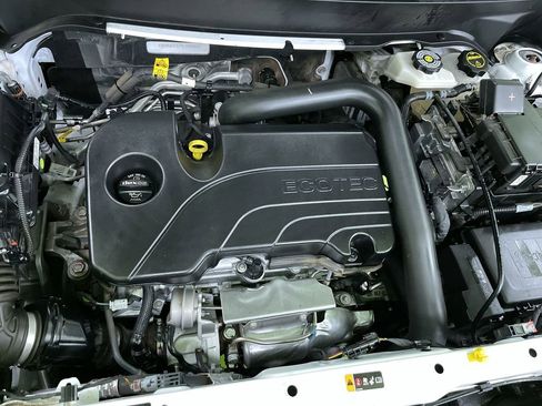 Used 2024 Chevrolet Equinox LS image 29