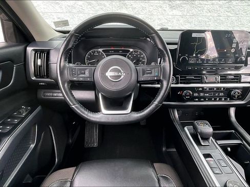 Certified 2023 Nissan Pathfinder SL image 4