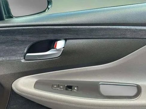 Used 2019 Hyundai Santa Fe SEL image 36