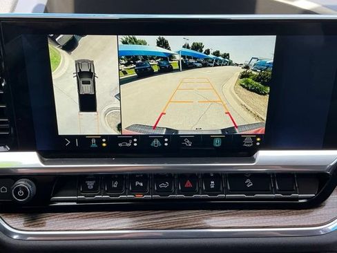 Used 2024 Chevrolet Silverado 2500 LT AWD/4WD image 11