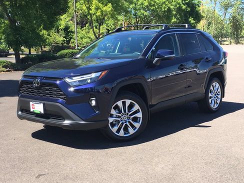 Used 2025 Toyota RAV4 XLE Premium w/ Weather Package AWD/4WD image 1