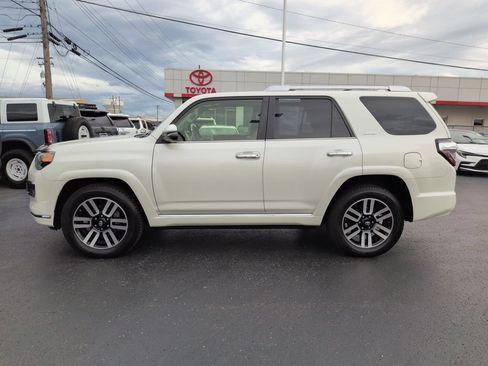 Used 2018 Toyota 4Runner Limited AWD/4WD image 2