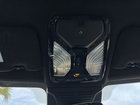 Certified 2023 BMW X7 xDrive40i w/ M Sport Package image 41