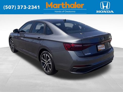 Used 2026 Volkswagen Jetta Sport FWD image 4