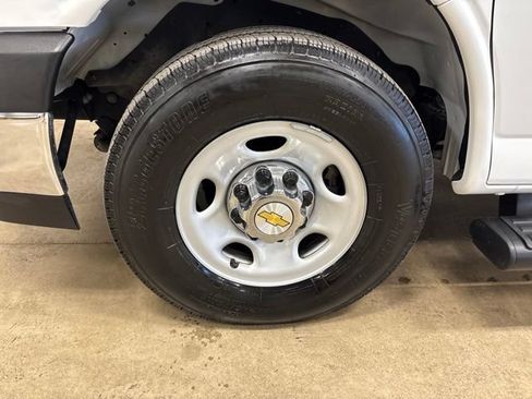 Used 2025 Chevrolet Express 2500 LT w/ LT Preferred Equipment Group RWD image 11