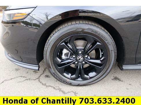 Used 2025 Honda Accord SE image 29