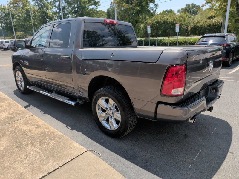 Used 2014 RAM 1500 Express RWD image 3