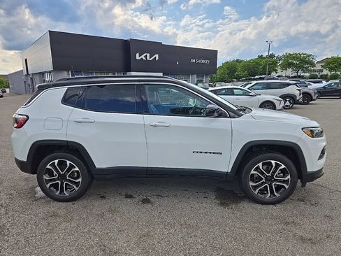 Used 2023 Jeep Compass Limited AWD/4WD image 2