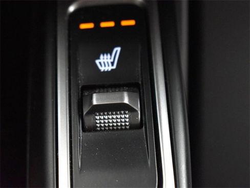 Certified 2025 Kia Sorento EX image 13