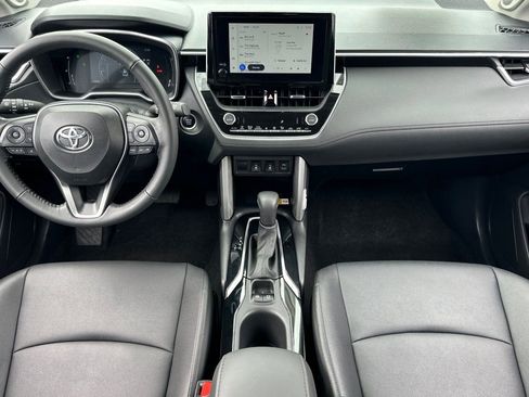 Used 2023 Toyota Corolla Cross XLE w/ Convenience Package AWD/4WD image 13