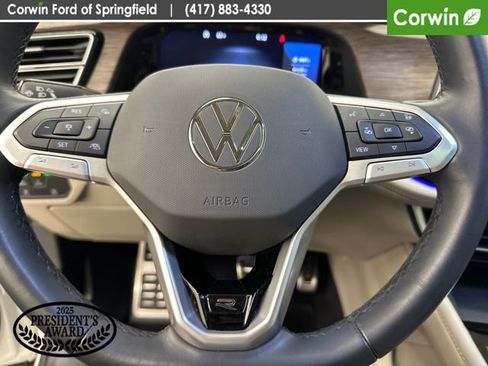 Used 2024 Volkswagen Atlas SEL Premium R-Line image 30