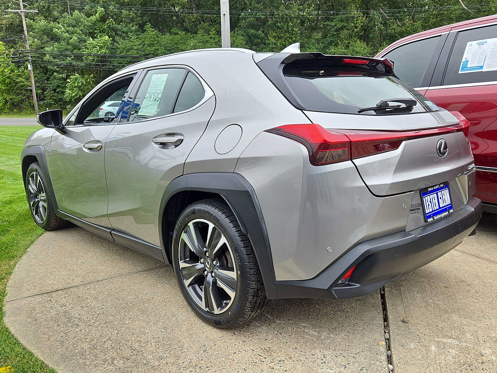 Used 2019 Lexus UX 200 FWD image 4