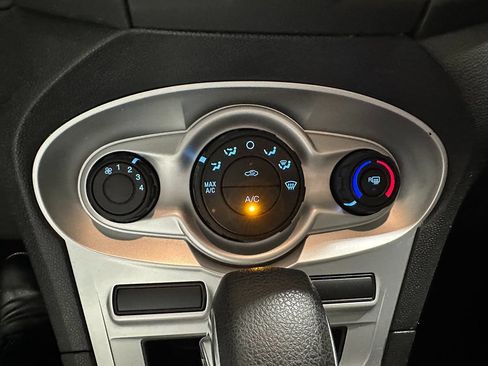 Used 2019 Ford Fiesta SE FWD image 33