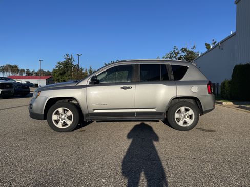 Used 2016 Jeep Compass Sport FWD image 7