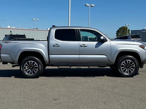 Used 2021 Toyota Tacoma TRD Sport w/ Technology Package RWD image 6