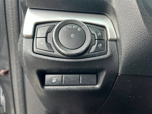 Used 2017 Ford Explorer XLT w/ Equipment Group 202A AWD/4WD image 31