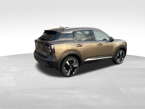 New 2025 Nissan Kicks SR image 4