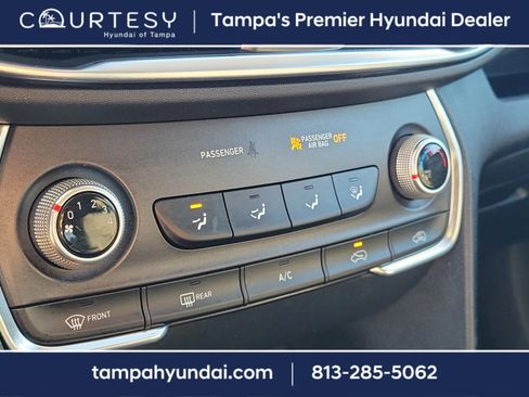 Used 2019 Hyundai Santa Fe SE image 27