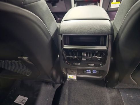 New 2025 Jeep Grand Cherokee Laredo X w/ Luxury Tech Group I image 31