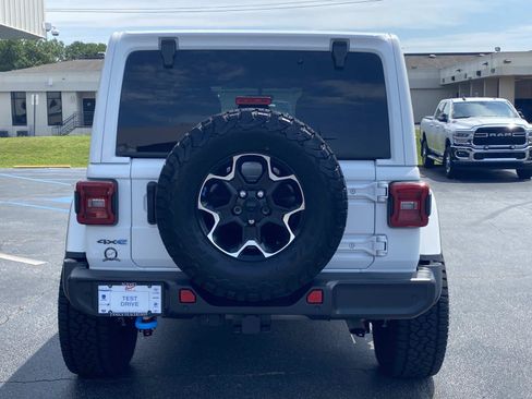 Used 2022 Jeep Wrangler Unlimited Rubicon 4xe w/ Cold Weather Group AWD/4WD image 4