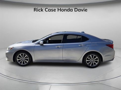 Used 2020 Acura TLX image 4