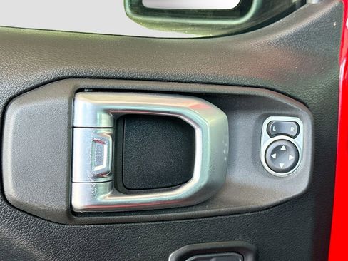 Used 2021 Jeep Wrangler Rubicon AWD/4WD image 19