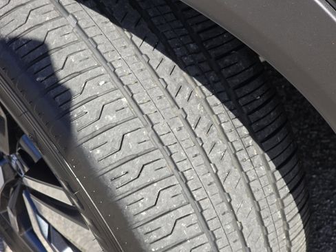 Used 2025 Nissan Rogue SL image 4