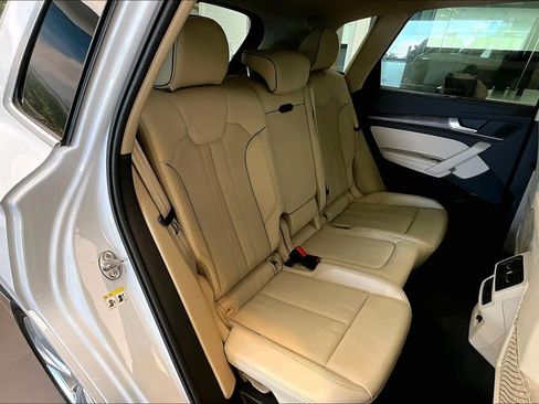 Certified 2025 Audi Q5 2.0T Premium Plus w/ Premium Plus Package image 19