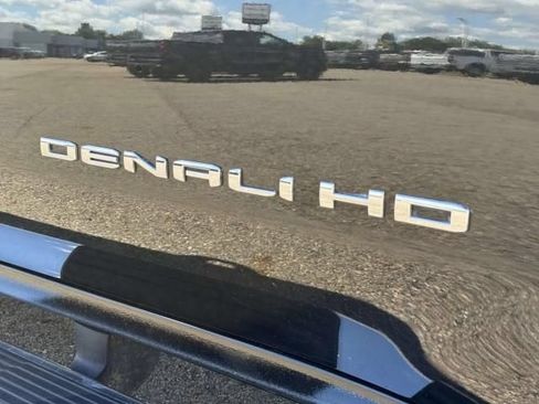 Used 2024 GMC Sierra 2500 Denali w/ Denali Reserve Package AWD/4WD image 8