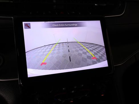Used 2023 Jeep Grand Cherokee Overland w/ Luxury Tech Group IV AWD/4WD image 6