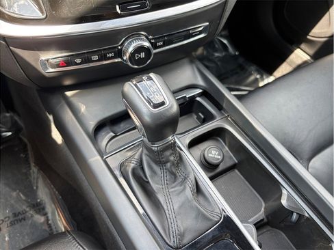 Used 2019 Volvo S60 T6 Momentum AWD/4WD image 35