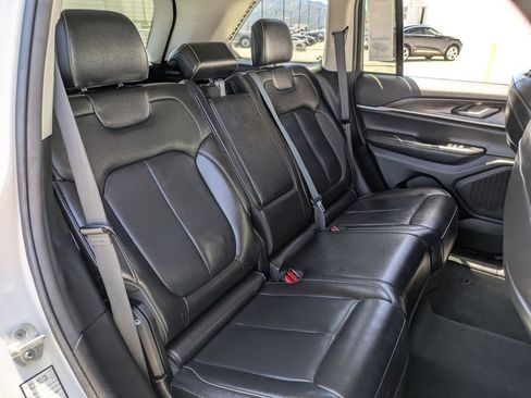 Used 2023 Jeep Grand Cherokee Limited AWD/4WD image 27