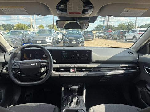 Used 2025 Kia K4 FWD image 27