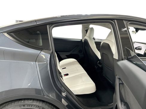 Certified 2023 Tesla Model Y Performance AWD/4WD image 11