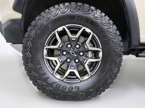 Used 2024 Chevrolet Colorado ZR2 w/ ZR2 Convenience Package III image 23