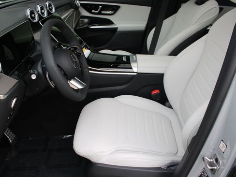 Used 2026 Mercedes-Benz GLC 300 image 5