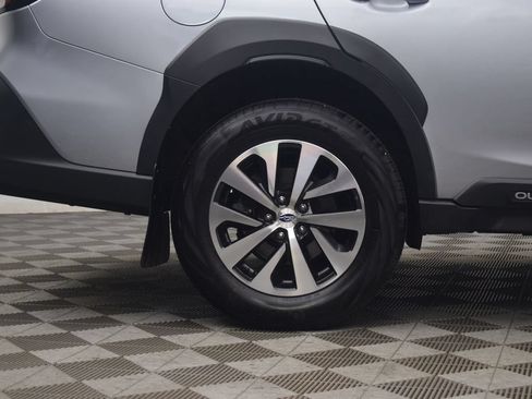 Used 2025 Subaru Outback Premium AWD/4WD image 33