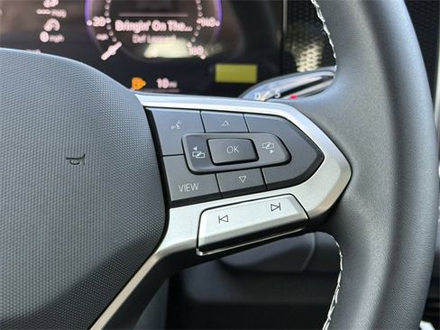 New 2026 Volkswagen Tiguan SE image 11