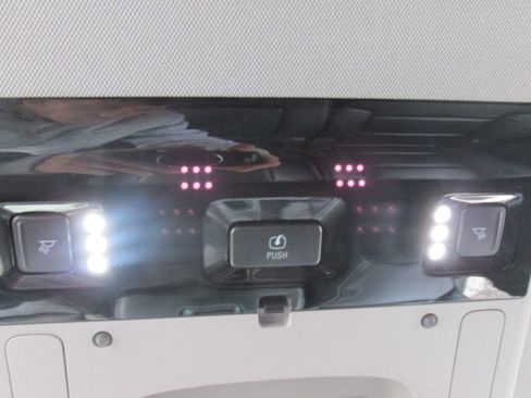 Used 2019 GMC Yukon XL SLT w/ Premium Edition image 52