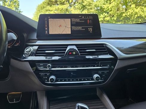 Used 2020 BMW M550i xDrive w/ Executive Package image 38