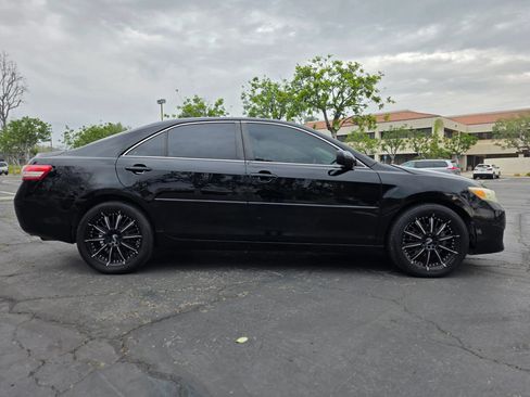Used 2010 Toyota Camry LE FWD image 3