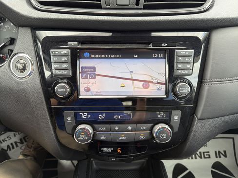 Used 2017 Nissan Rogue SL w/ SL Premium Package AWD/4WD image 28