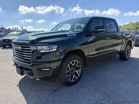 Used 2026 RAM 1500 Laramie AWD/4WD image 7