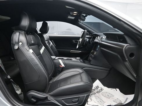 Used 2022 Ford Mustang Shelby GT500 w/ Technology Package image 31