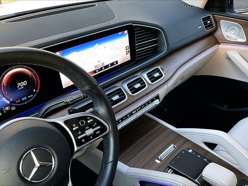 Used 2023 Mercedes-Benz GLS 450 4MATIC image 33