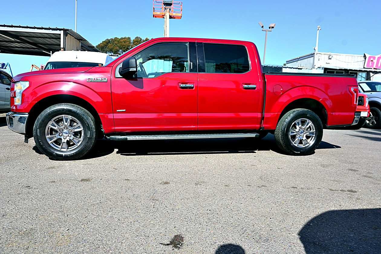 Used 2015 Ford F150 XLT w/ Equipment Group 302A Luxury RWD image 4