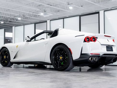 Used 2023 Ferrari 812 GTS RWD image 13