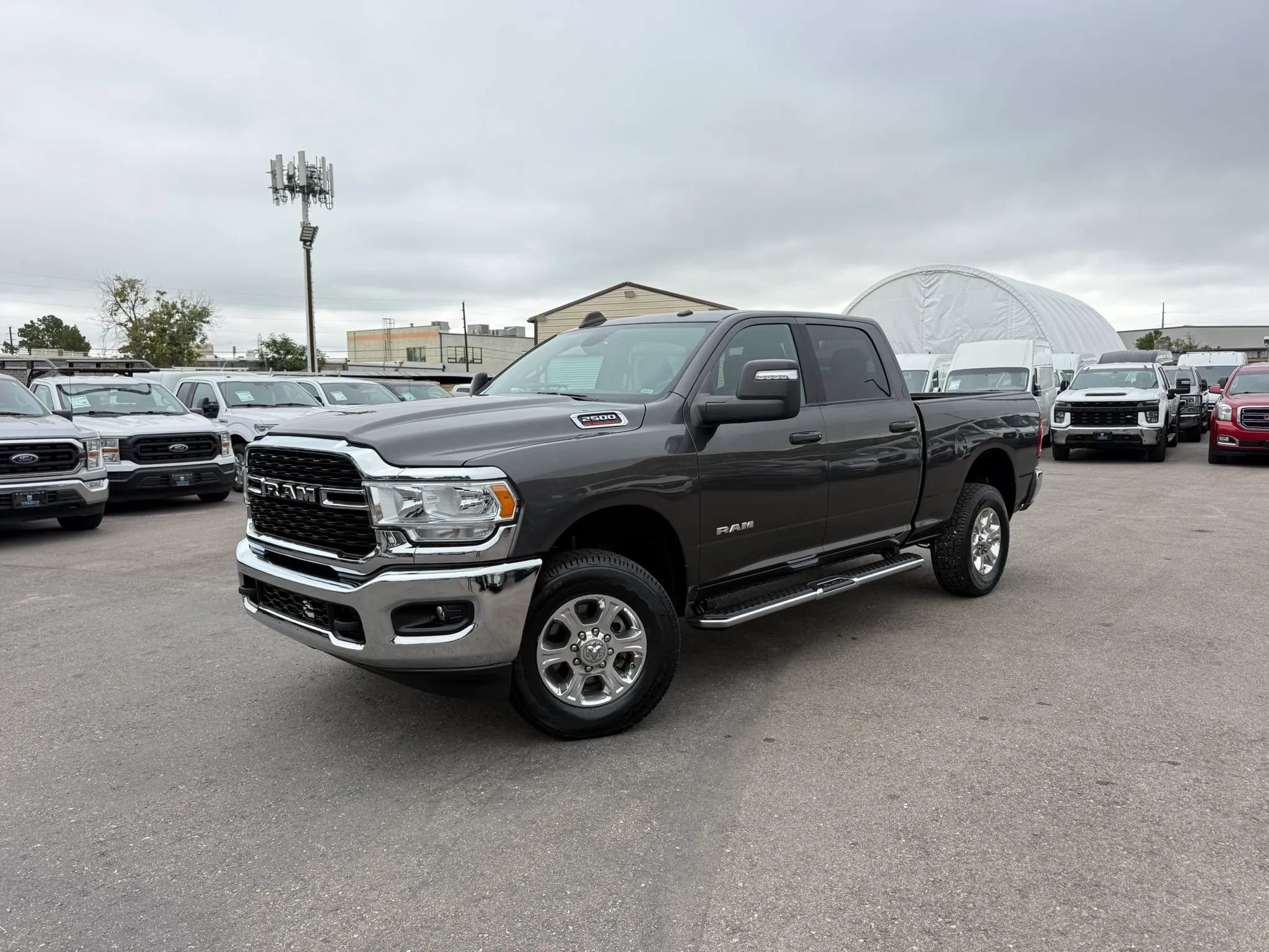Used 2024 RAM 2500 Big Horn AWD/4WD image 2