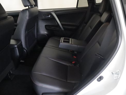 Used 2018 Toyota RAV4 SE w/ Power Extra Value Package AWD/4WD image 9