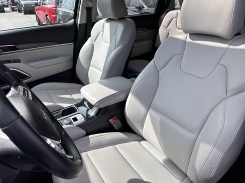 Used 2024 Kia Telluride S w/ S Sunroof Package image 19